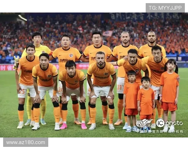 青岛海牛三十二载风雨同行携手逐梦奔向绿茵新征程拼搏荣耀未来赛场